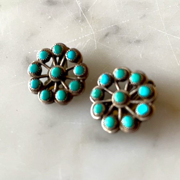 Vintage Zuni Native American Turquoise Flower Earrings - Picture 3 of 6